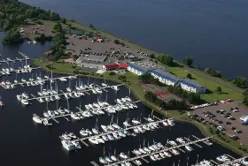 Photograph of Barkers Island Inn Resort and Conference Center, Superior