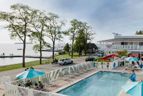 Photograph of Edgewater Resort, Ephraim