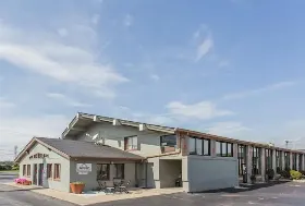 Photograph of Days Inn, West Allis