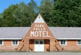 Photograph of Park Falls Motel, Park Falls