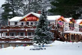 Photograph of Edgewater Inn & Cottages, Eagle River