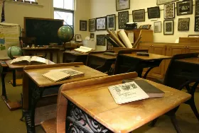 Photograph of Cambridge Historic School, Cambridge