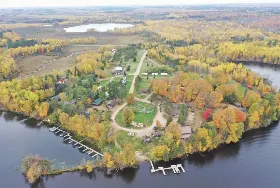 Photograph of Moose Jaw Lodge & Resort, Park Falls