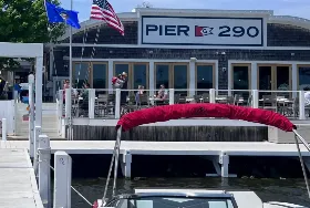 Photograph of Pier 290 Restaurant, Williams Bay