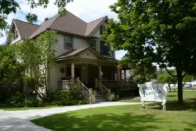 Photograph of Green Fountain Inn, Waupaca