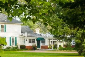 Photograph of Oak Park Inn and Historic Hopkins House, Whitehall