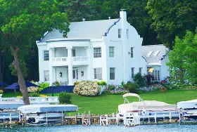 Photograph of Angel Inn, Green Lake