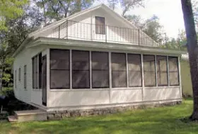 Photograph of Debroux Housekeeping Cottages, Sturgeon Bay